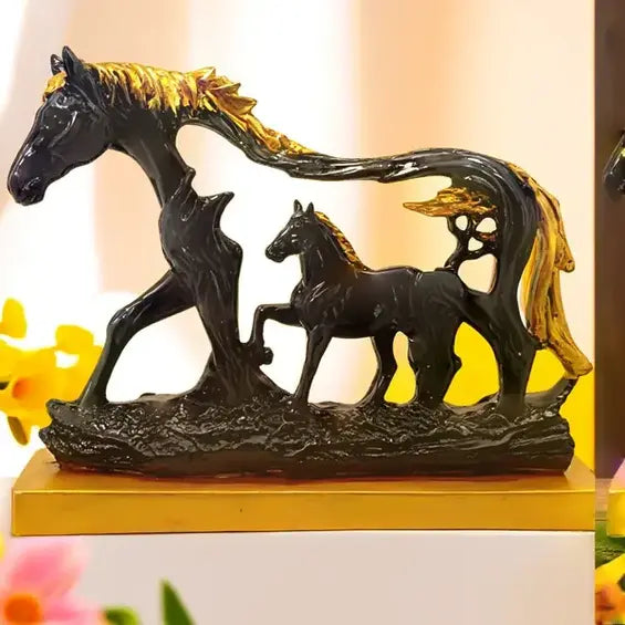 Elegant Horse Family Sculpture – Artistic Decor Piece