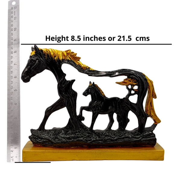 Elegant Horse Family Sculpture – Artistic Decor Piece
