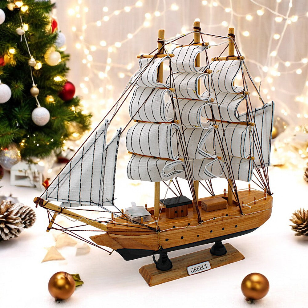 Voyager’s Legacy – Classic Wooden Ship Model